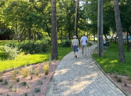 На Воскресенці у Києві оновили кишеньковий сквер: що змінилося після реконструкції