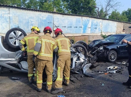 У Києві сталася масштабна ДТП за участю чотирьох авто: є загибла та четверо постраждалих
