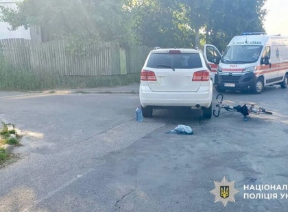 У Білій Церкві легковик збив 66-річну велосипедистку: жінку госпіталізували