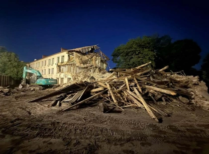 У Києві призупинили будівництво 25-поверхівки біля історичного училища зв’язку на Печерську
