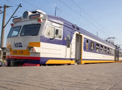 У Києві стався збій у русі кільцевої електрички: поїзди курсують із затримками