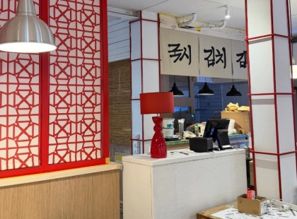 На Андріївському узвозі відкрили корейське кафе «Шіктан»: що є в меню