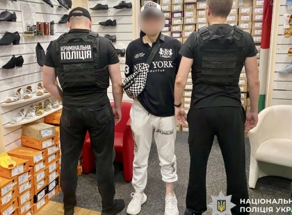 У Києві затримали 53-річного чоловіка за підозрою в експлуатації дітей: справу розслідує поліція