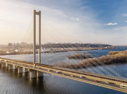 Південний міст у Києві частково перекриють через ремонт: дати та схема руху