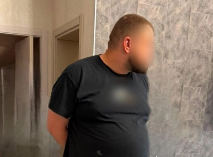 На Київщині викрили шахрая, який обікрав інтернет-магазин парфумерії