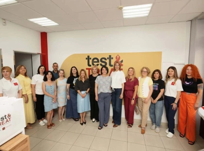 У Києві відкрили першу Test & Treat клініку: ВІЛ можна виявити та одразу почати лікування