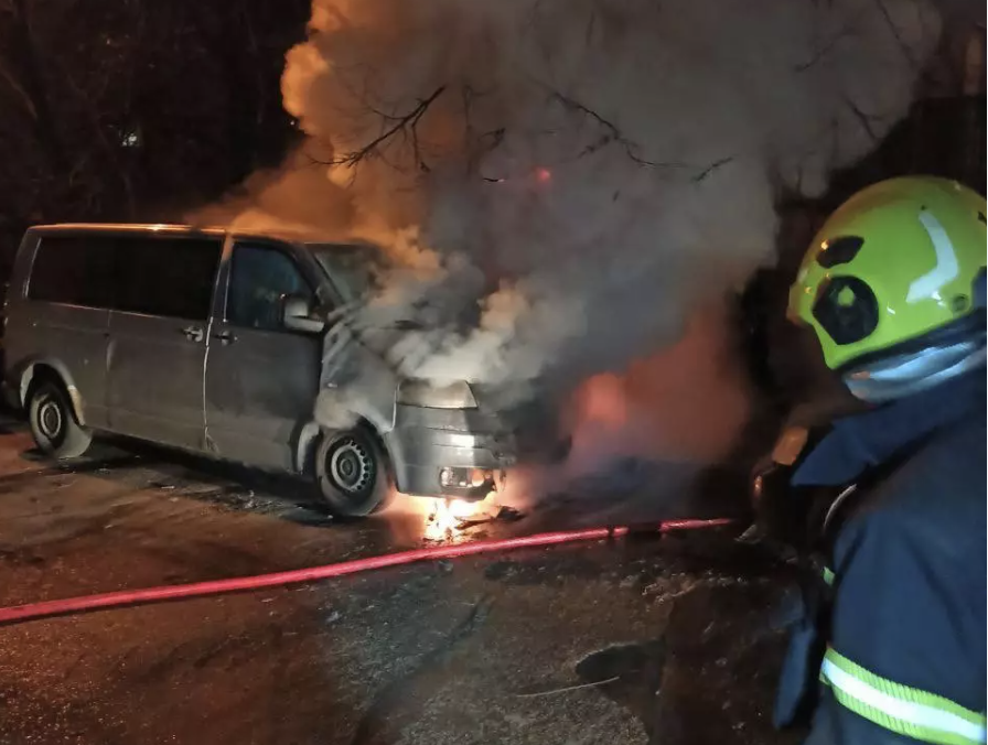 На Троєщині масово горіли автівки: що відомо про пожежі? - 2