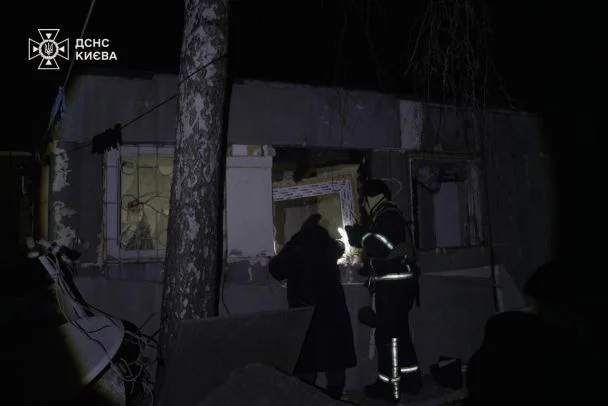 Нічна атака Шахедів на Київ: уламки БПЛА впали в чотирьох районах, є пошкодження - 2