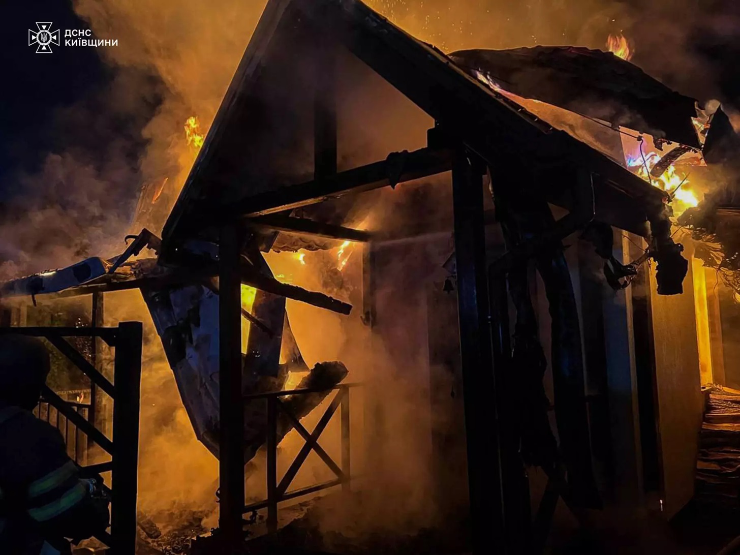 Пожежа в Золочівській громаді: рятувальники ліквідували загоряння житлового будинку - 1