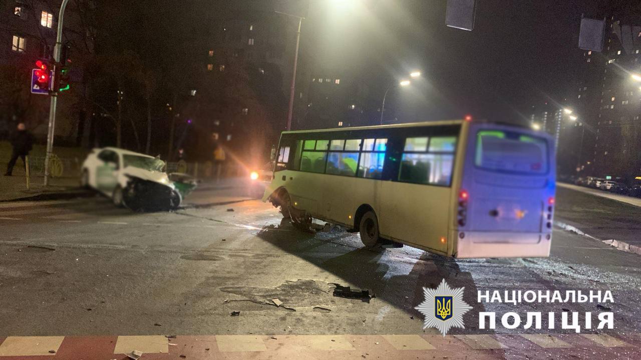 Смертельне ДТП з маршруткою у Києві: подробиці трагедії та наслідки - 2