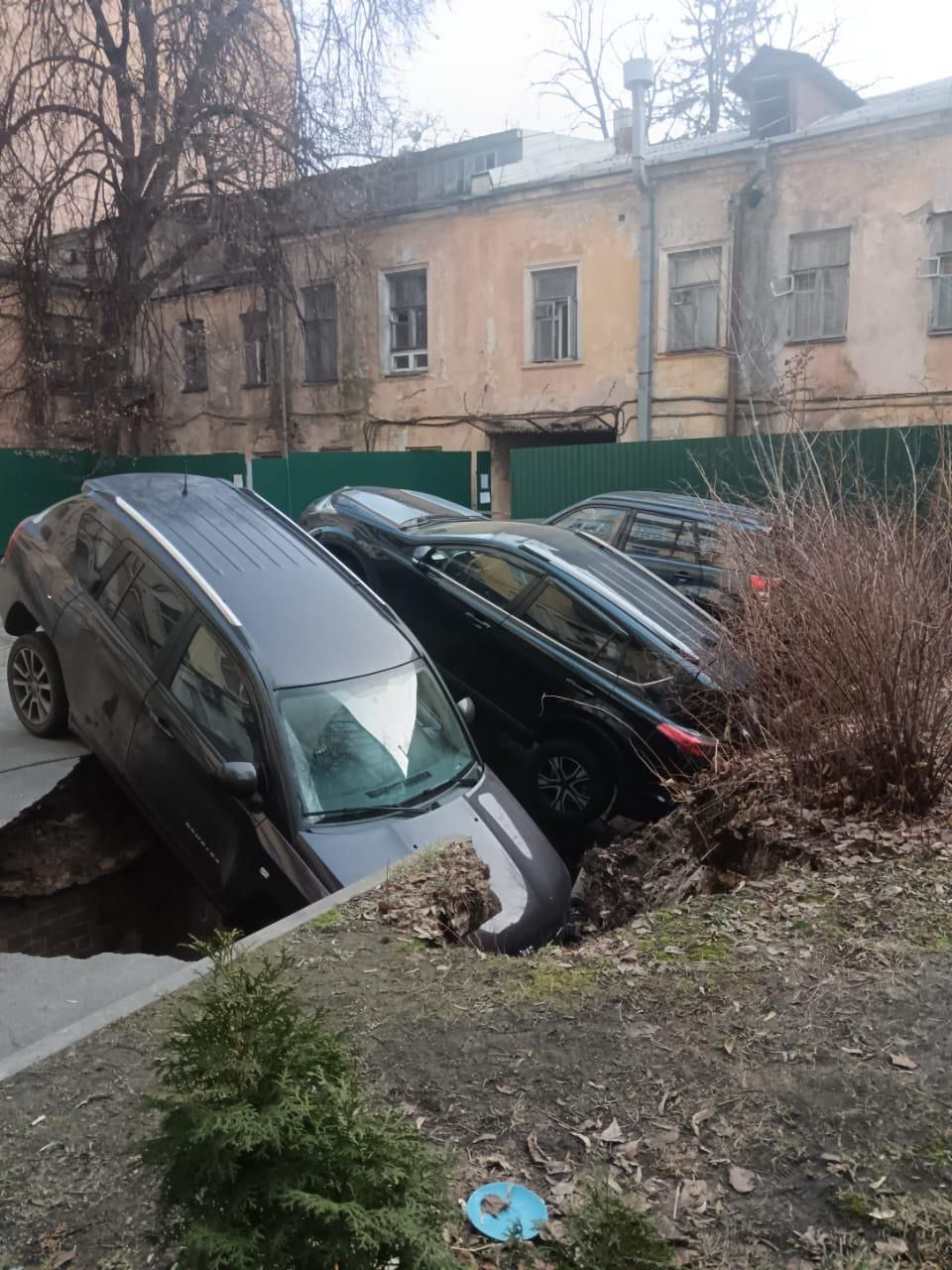 Масштабна ДТП у Києві: три авто, одна загибла особа – подробиці - 1