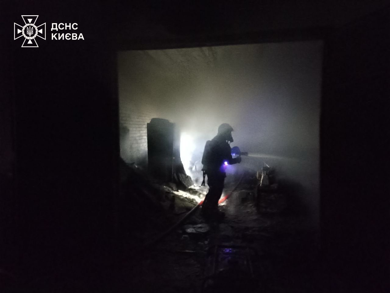 Пожежа в школі на Оболоні: вогонь ліквідовано, жертв немає - 1