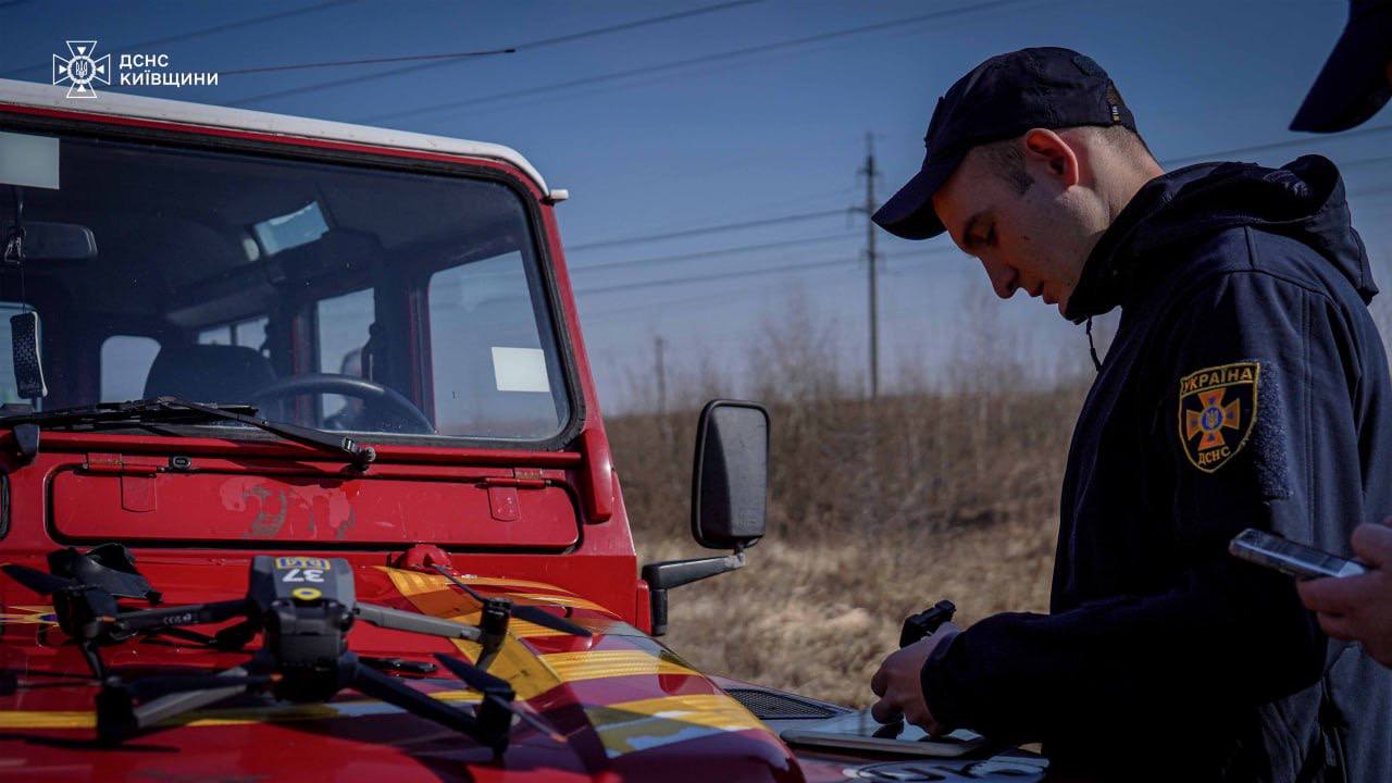 На Київщині загоряння сухої трави призвело до трагедії: загинула жінка, чоловік отримав опіки - 4