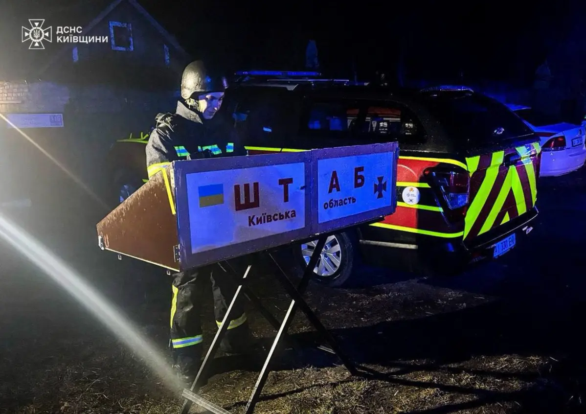 Нічна атака дронами на Київщині: пожежі та пошкоджені будинки - 4