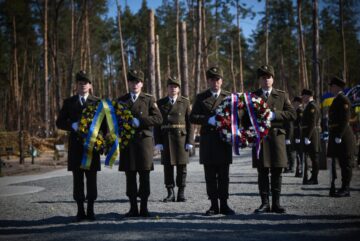 У Мощуні Зеленський і Павел вшанували полеглих героїв: символ єдності й вдячності - 2