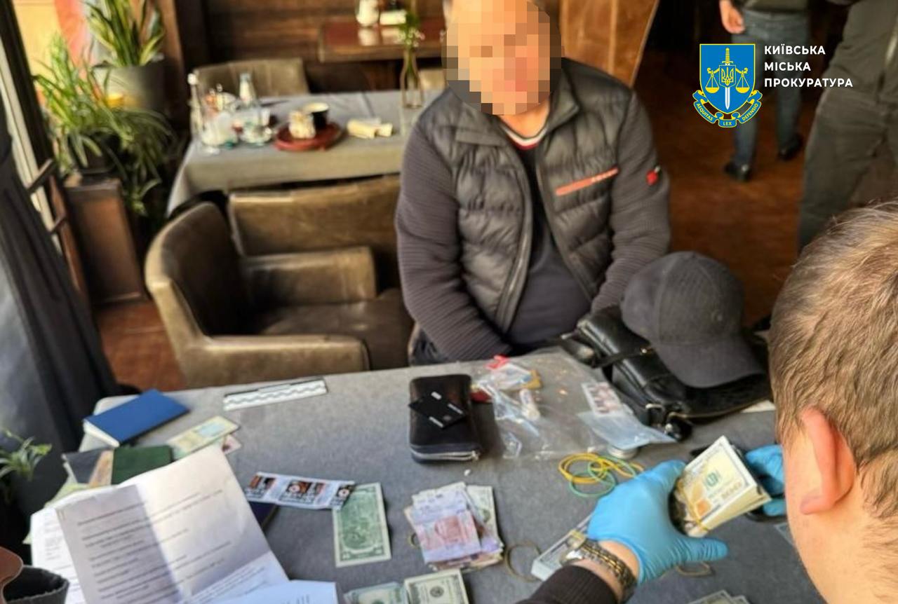 У Києві викрили чотирьох організаторів схем ухилення від мобілізації - 3