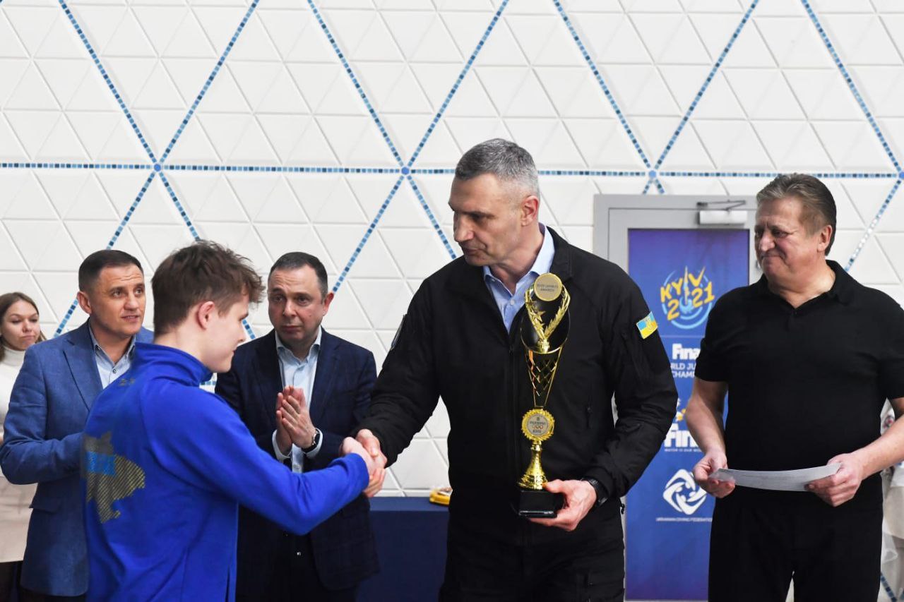 Стрибки у воду в Києві: стартував чемпіонат України, змагання за участі топ-спортсменів - 1