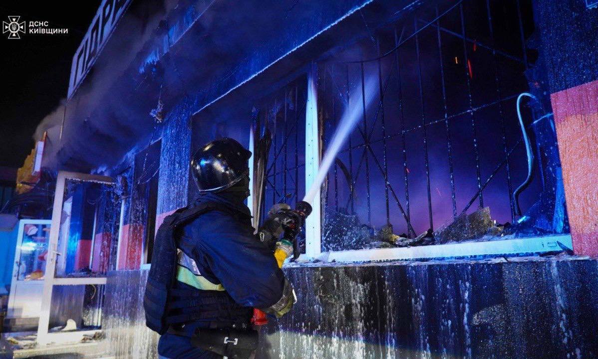 Пожежа в Софіївській Борщагівці: що відомо про нічну надзвичайну подію - 2
