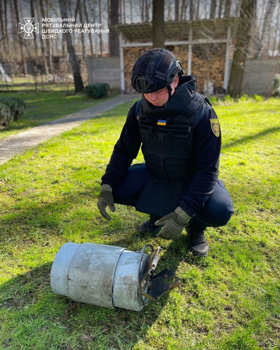 Бойова частина дрона "Герань-2" впала під Києвом: подробиці інциденту - 1