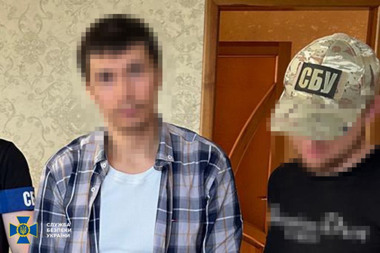 У Києві СБУ викрила агентів ГРУ: шпигували за військовими об'єктами для ударів РФ - 1