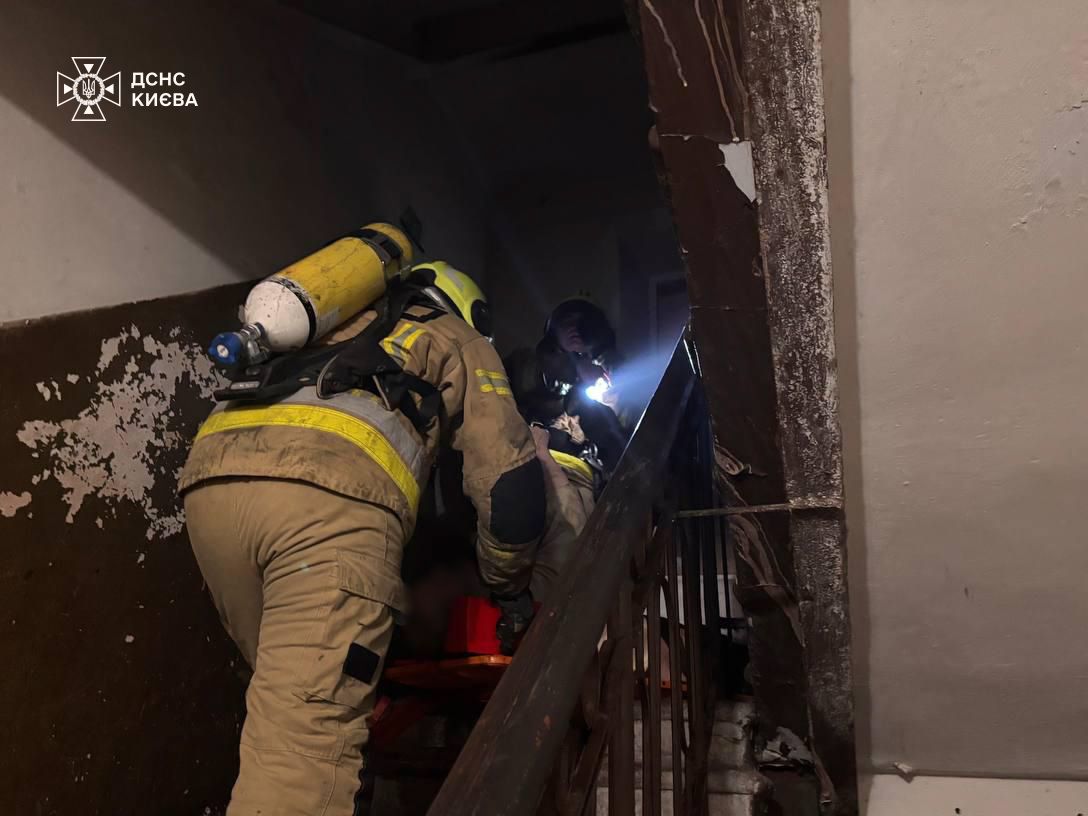 Трагедія в Києві: пожежа у триповерхівці на Подолі забрала життя - 2
