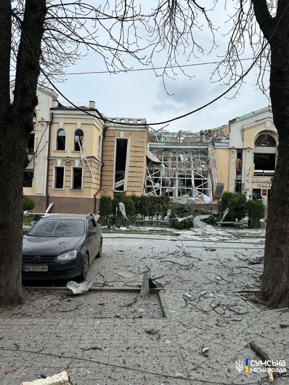 Ракетний удар по центру Сум: балістика влучила в тролейбус - 3