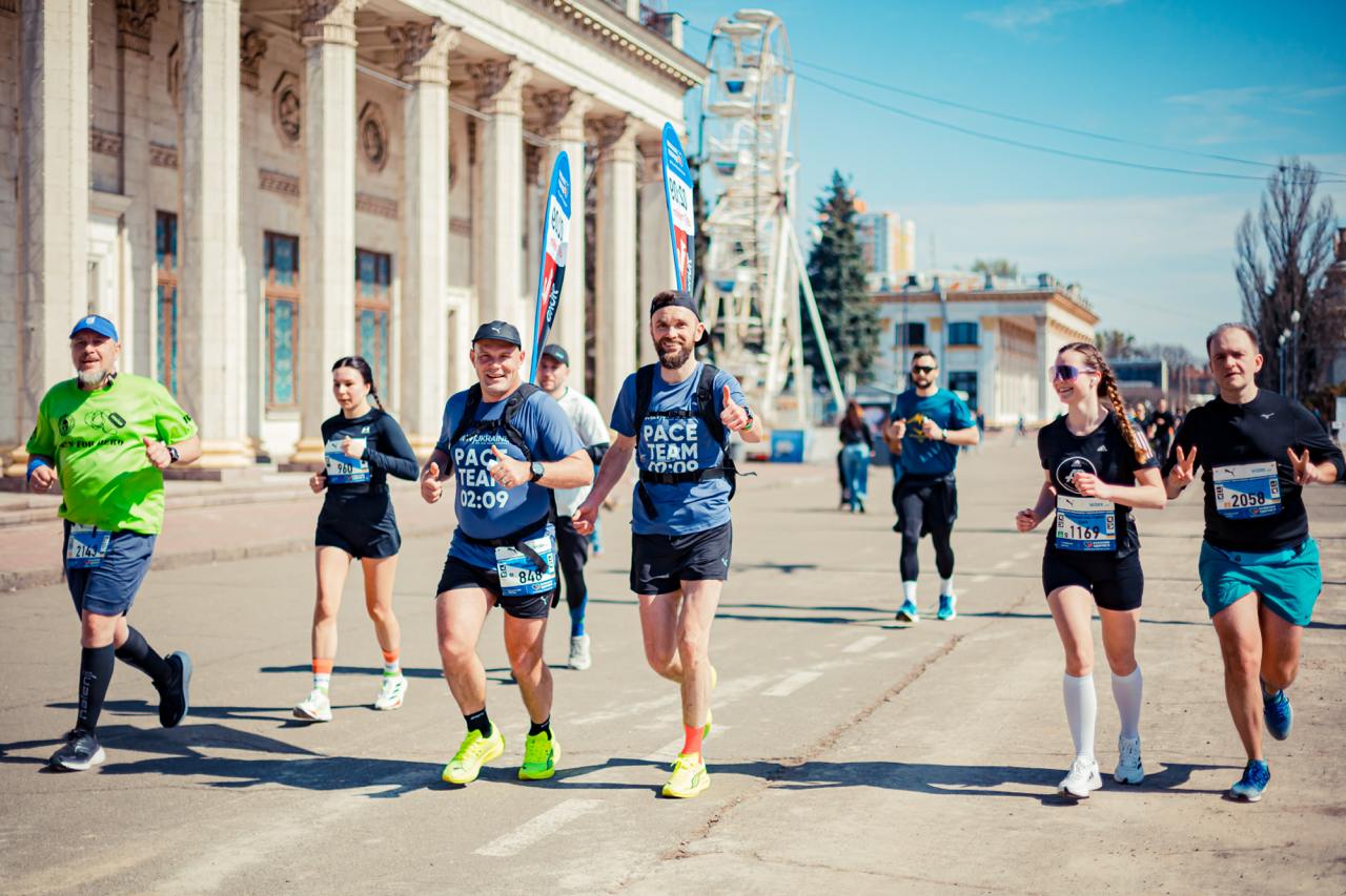 Київський півмарафон Незламності 2025: 8200 учасників та понад 3,3 млн грн на благодійність - 1