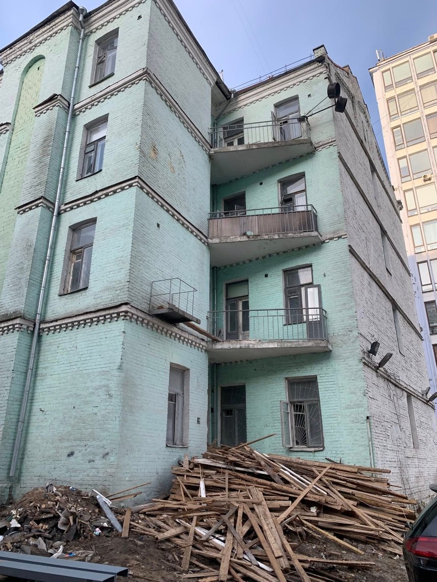 Розбір історичної садиби на Еспланадній: Що відбувається з архітектурною спадщиною Києва - 1