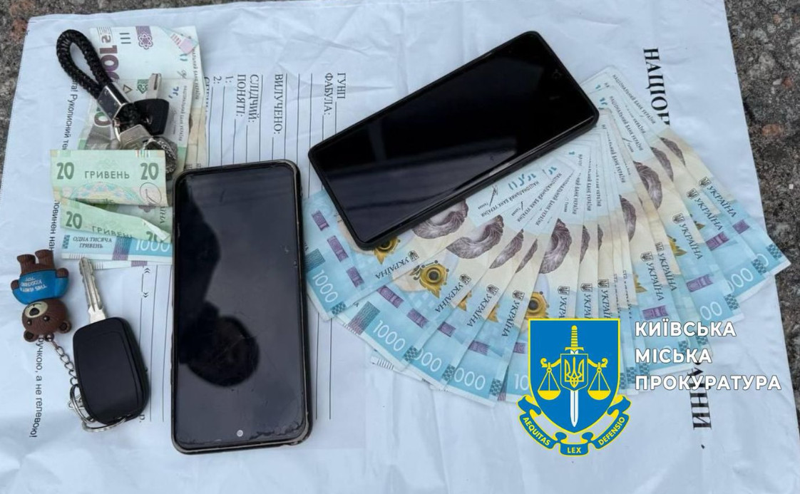 Інструктор автошколи в Києві продавав водійські права за хабар - 2