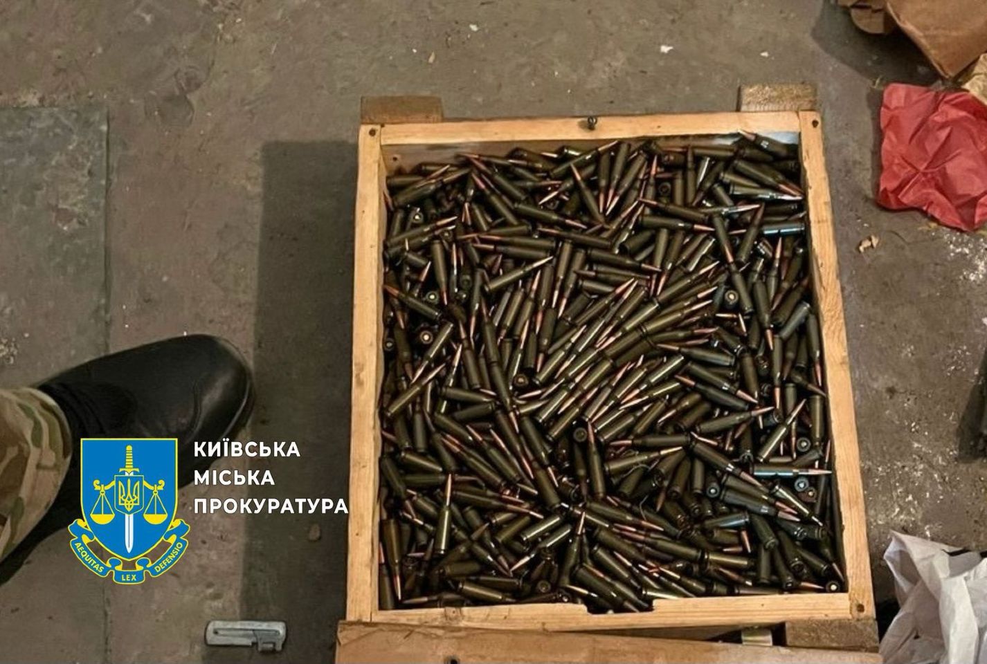В Києві знайдено цілий арсенал зброї: гранати, РПГ та набої - 3