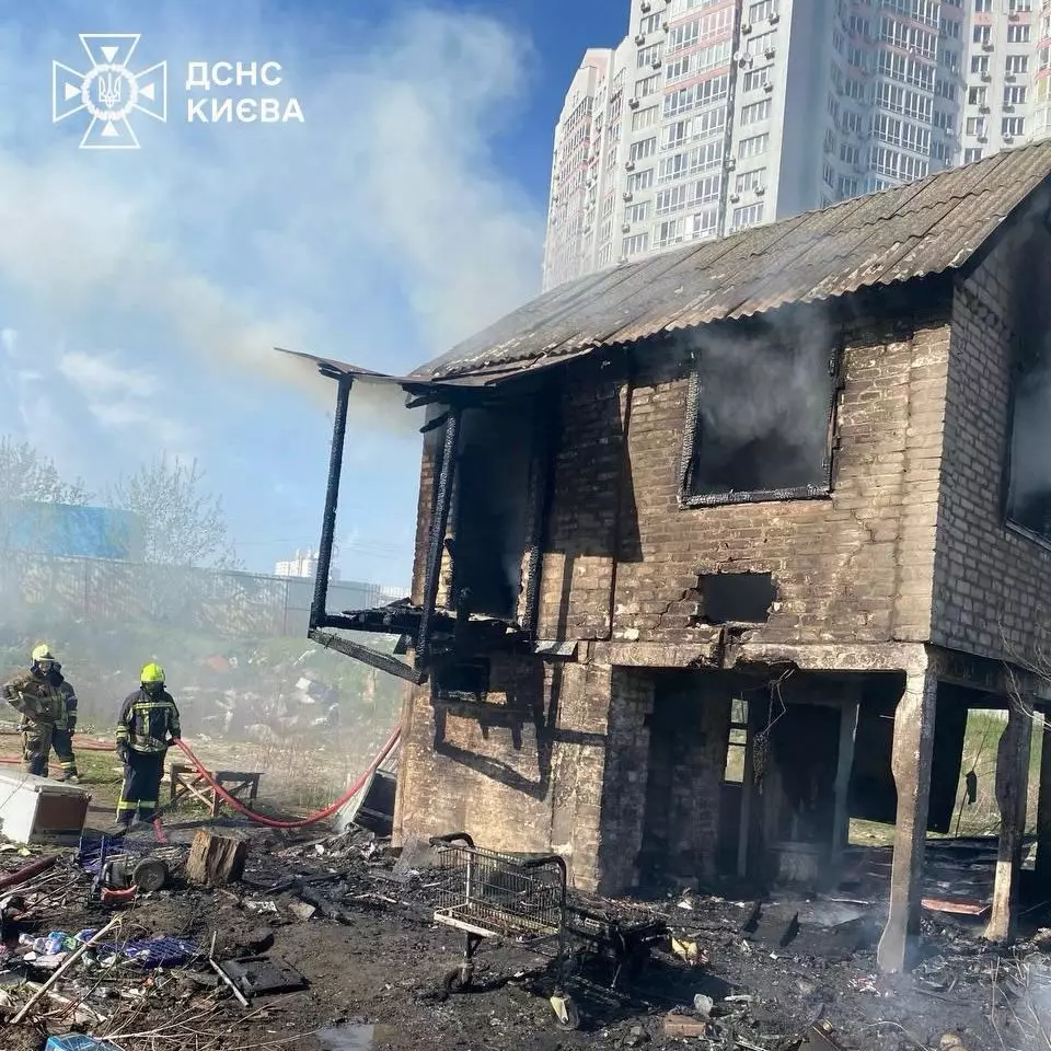 Троє постраждалих під час пожежі в Києві: що сталося на вулиці Чавдар - 2