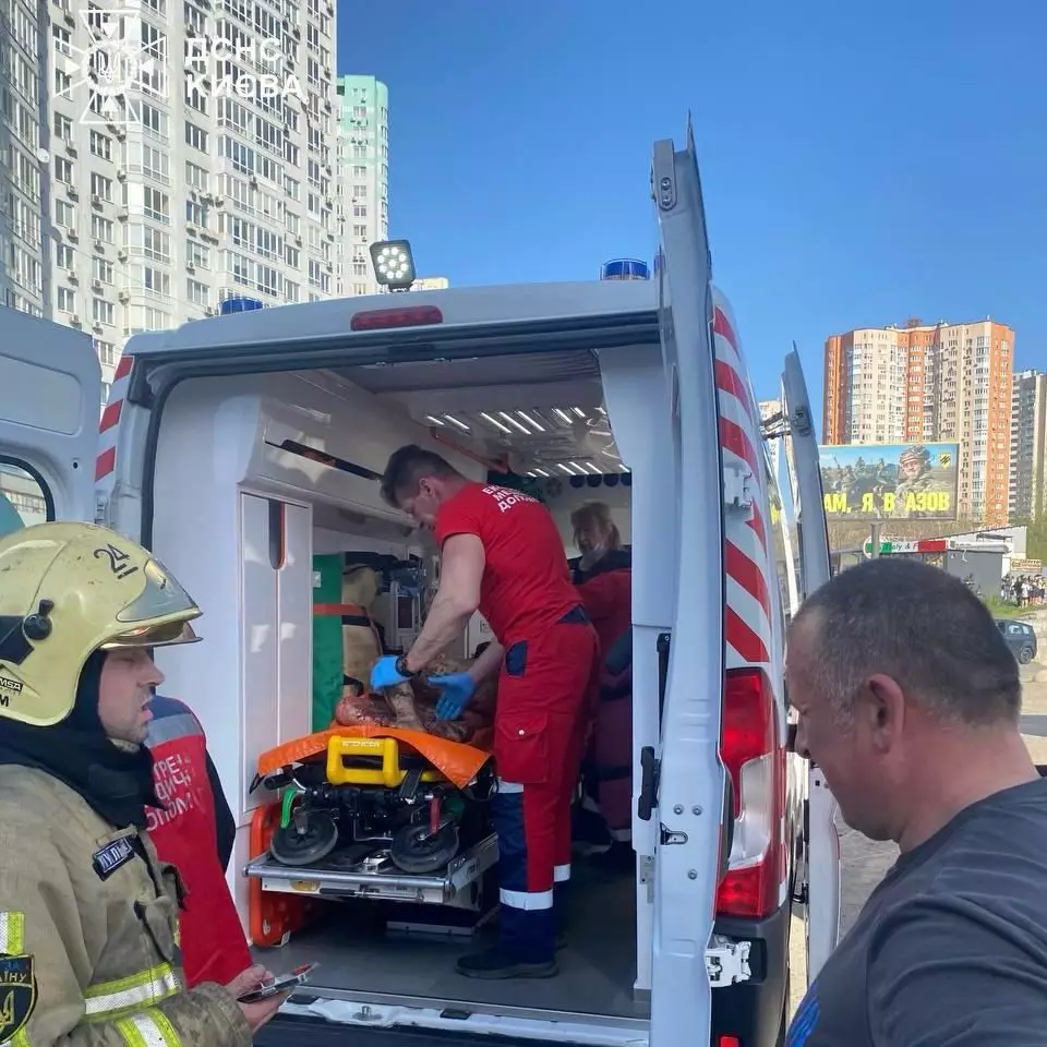 Троє постраждалих під час пожежі в Києві: що сталося на вулиці Чавдар - 3