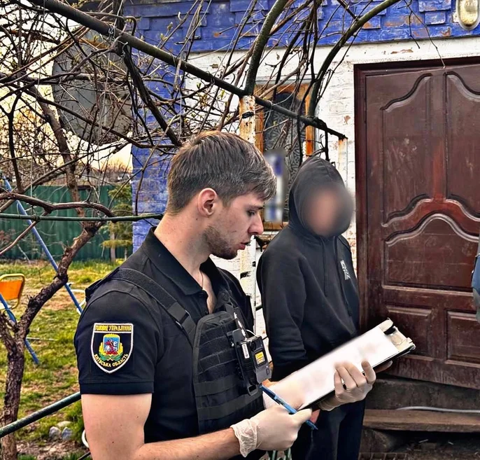 У Білій Церкві троє чоловіків побили та знущалися з підлітка - 1