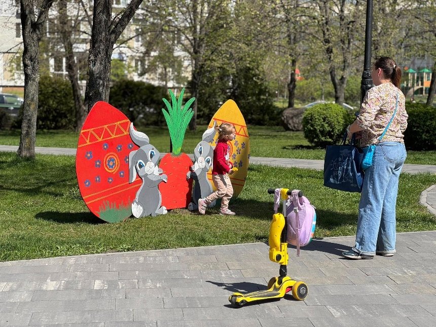 Великодня фотозона в Дарницькому районі Києва: ідеальне місце для святкових фото - 1