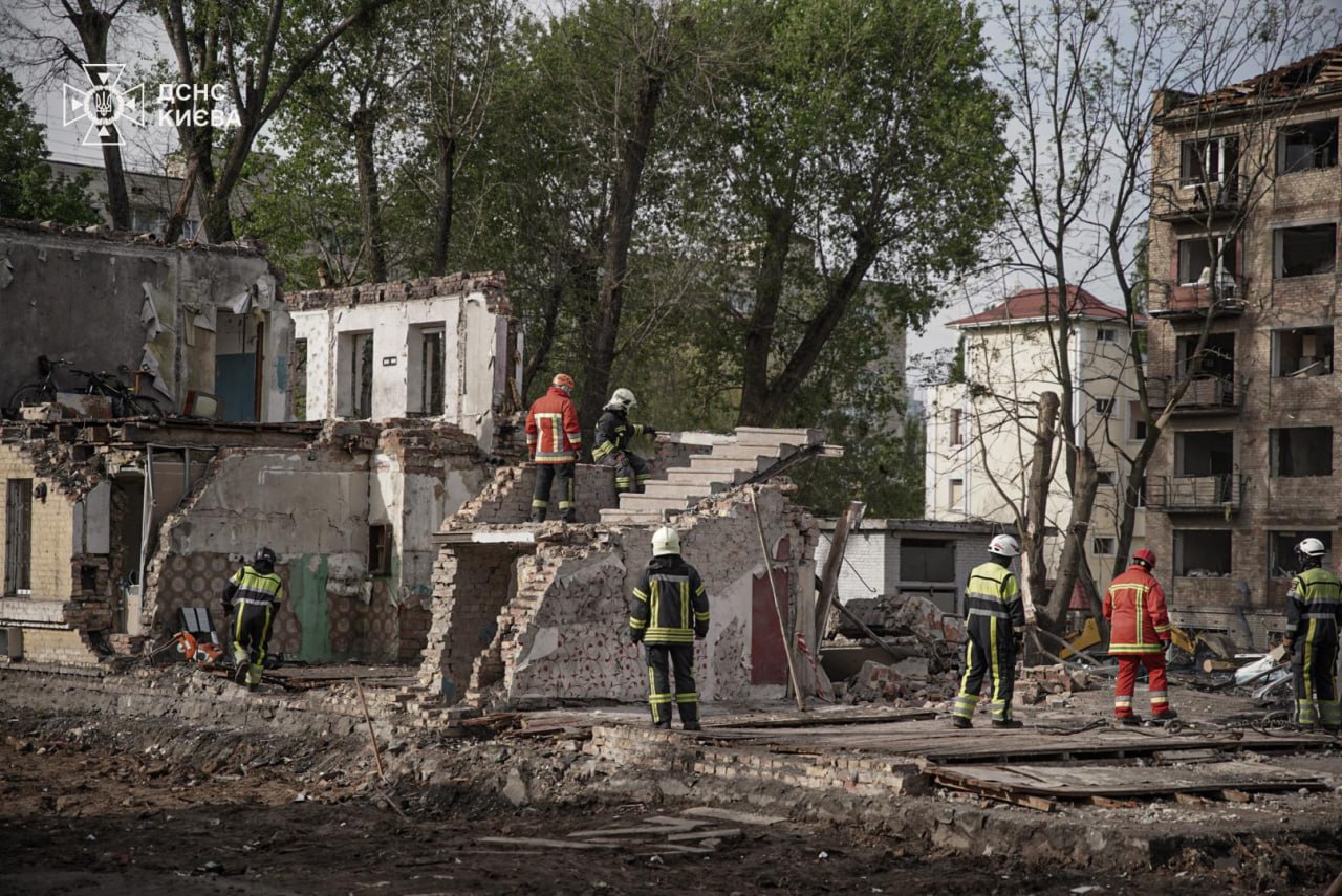 Момент ракетного удару в Києві: як виглядає Святошин після обстрілу (ФОТО) - 3