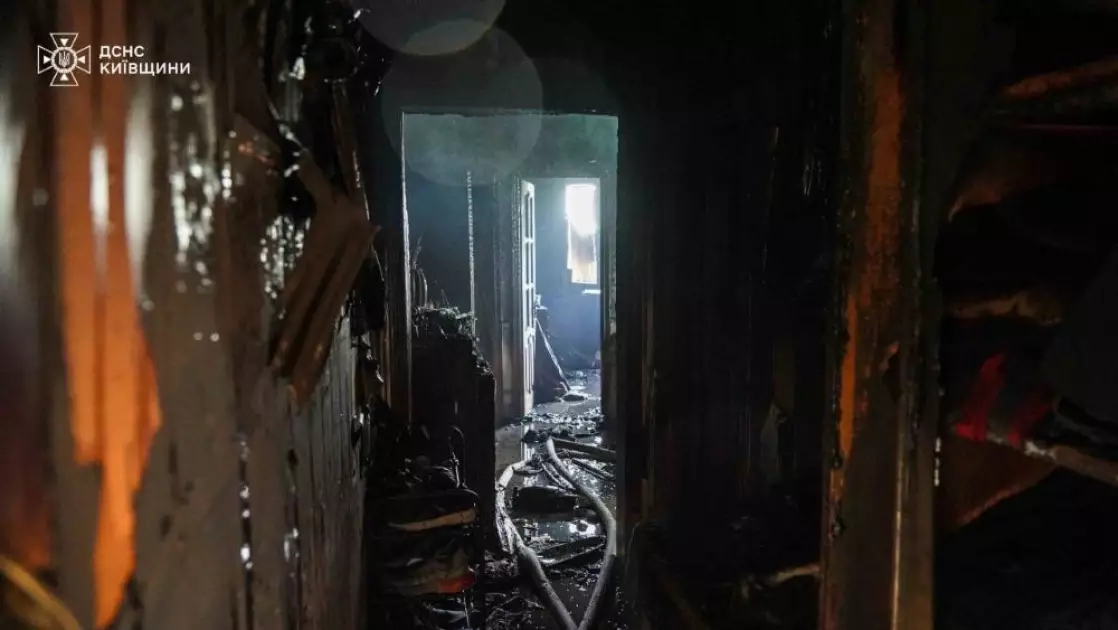 Пожежа у Вишневому: чотирьох людей врятували з вогню - 1