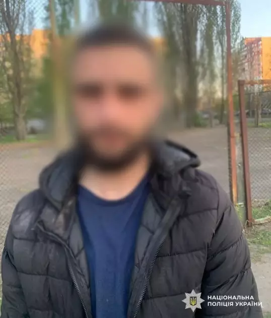 У Деснянському районі Києва затримали молодика за виготовлення та збут наркотиків - 2