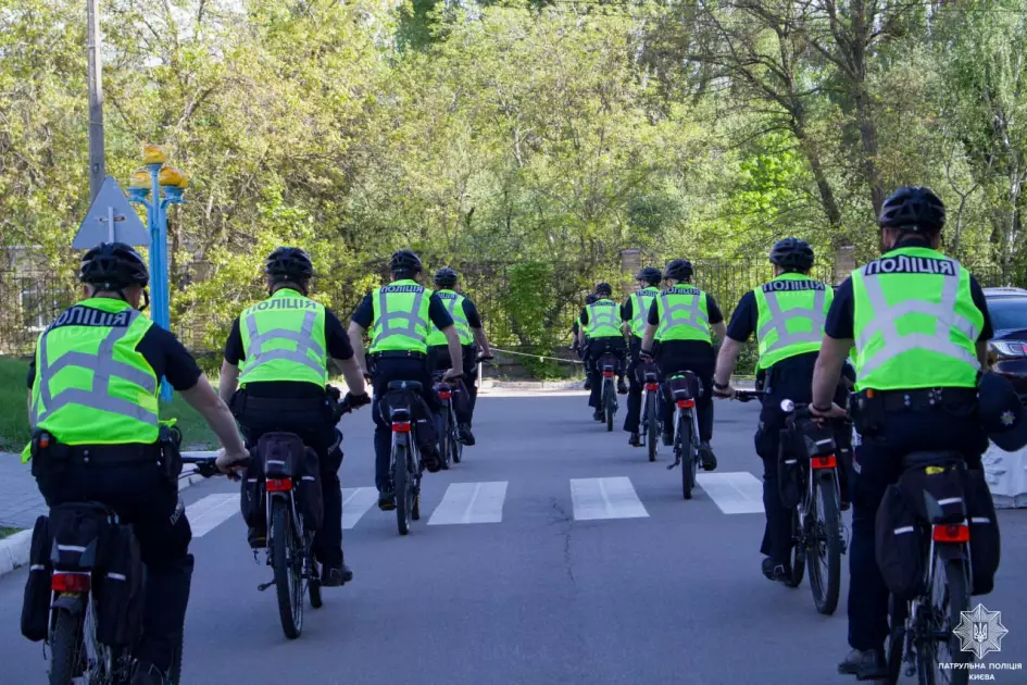 На вулиці Києва повернулися патрулі на велосипедах, мотоциклах та конях: що варто знати - 6