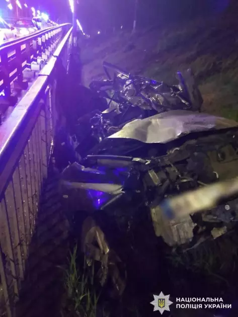 Важка аварія на Дарницькому мосту в Києві: постраждали двоє підлітків, один у критичному стані - 1