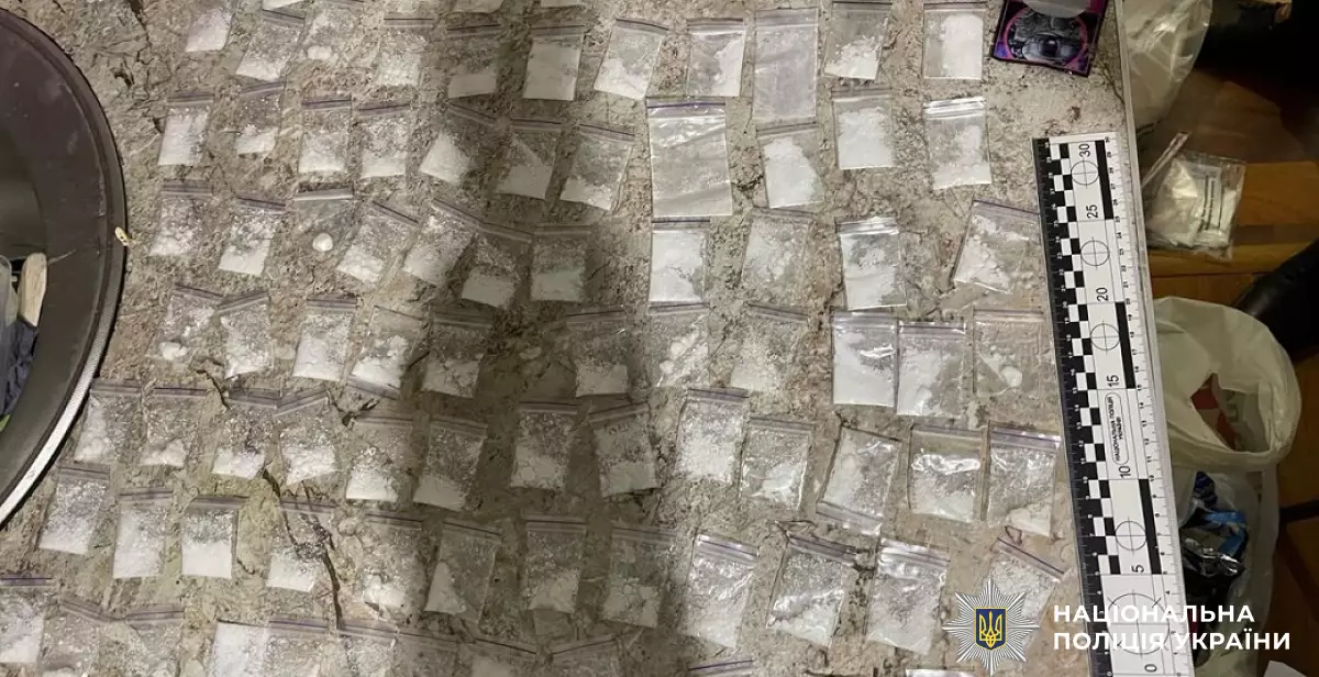 У Києві поліція затримала двох наркодилерів із товаром на мільйон гривень - 3