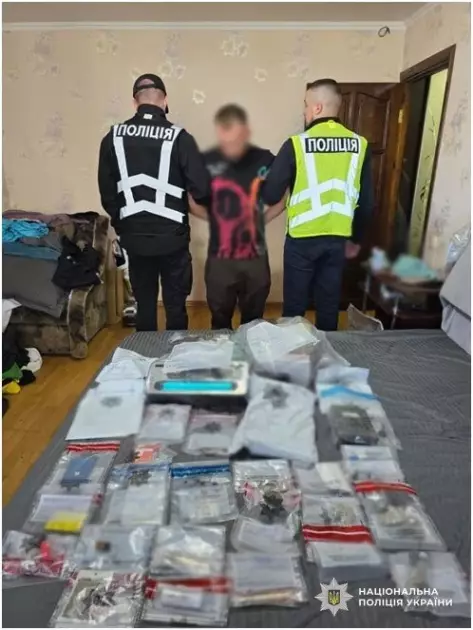 У Києві затримали шістьох учасників наркоугруповання з мільйонним обігом: усі деталі - 3