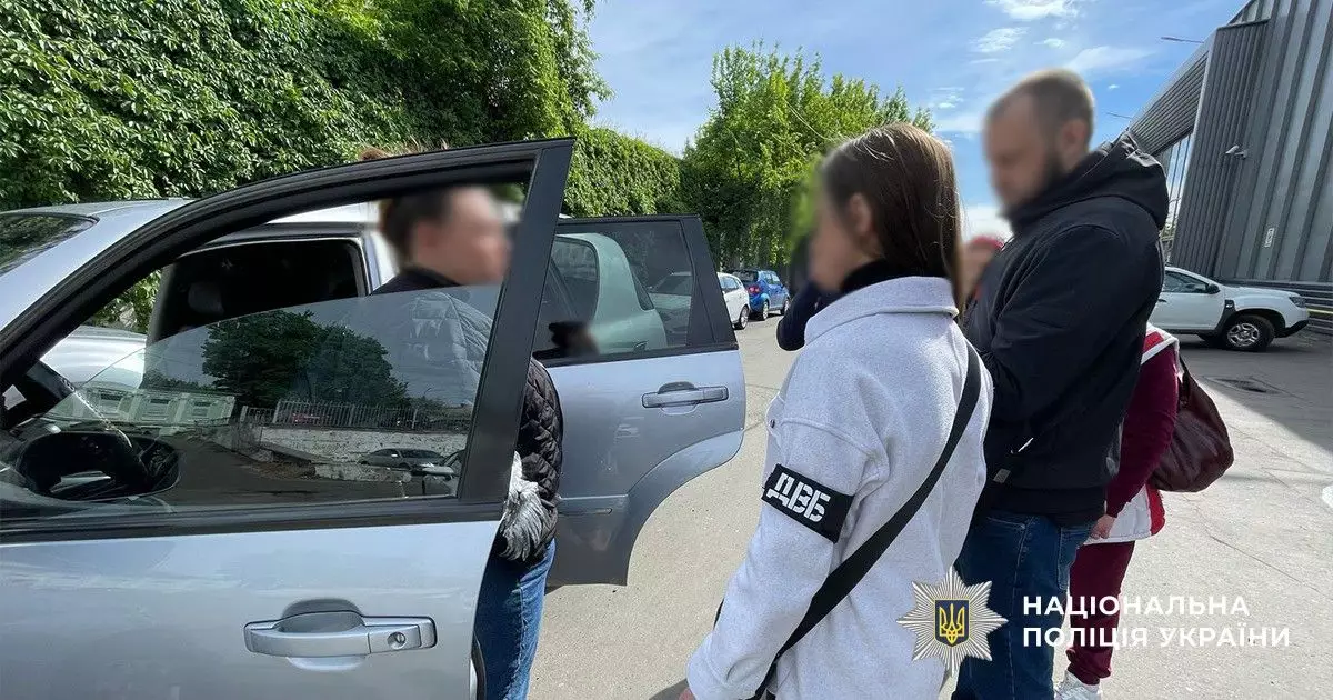 У Києві викрили жінку, яка продавала фіктивні меддовідки для уникнення мобілізації - 2