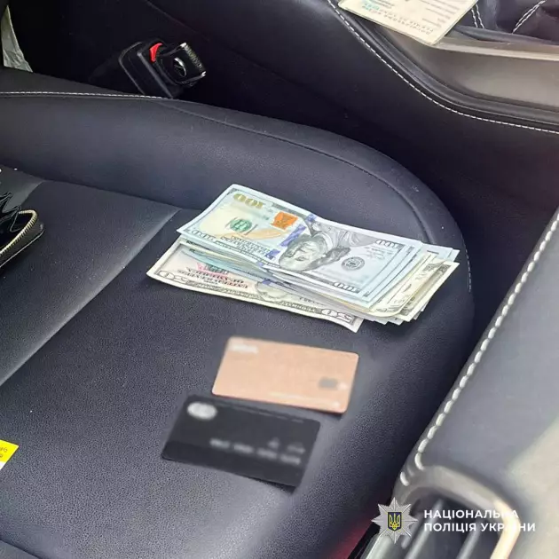 У Києві затримали шахрайку, яка обіцяла послуги з ухилення від мобілізації за 4000 доларів - 1