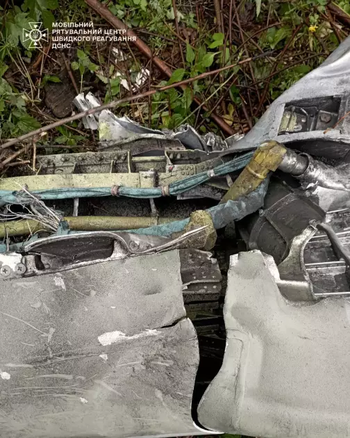 На Київщині біля залізничної колії знайшли залишки ворожої ракети - 1