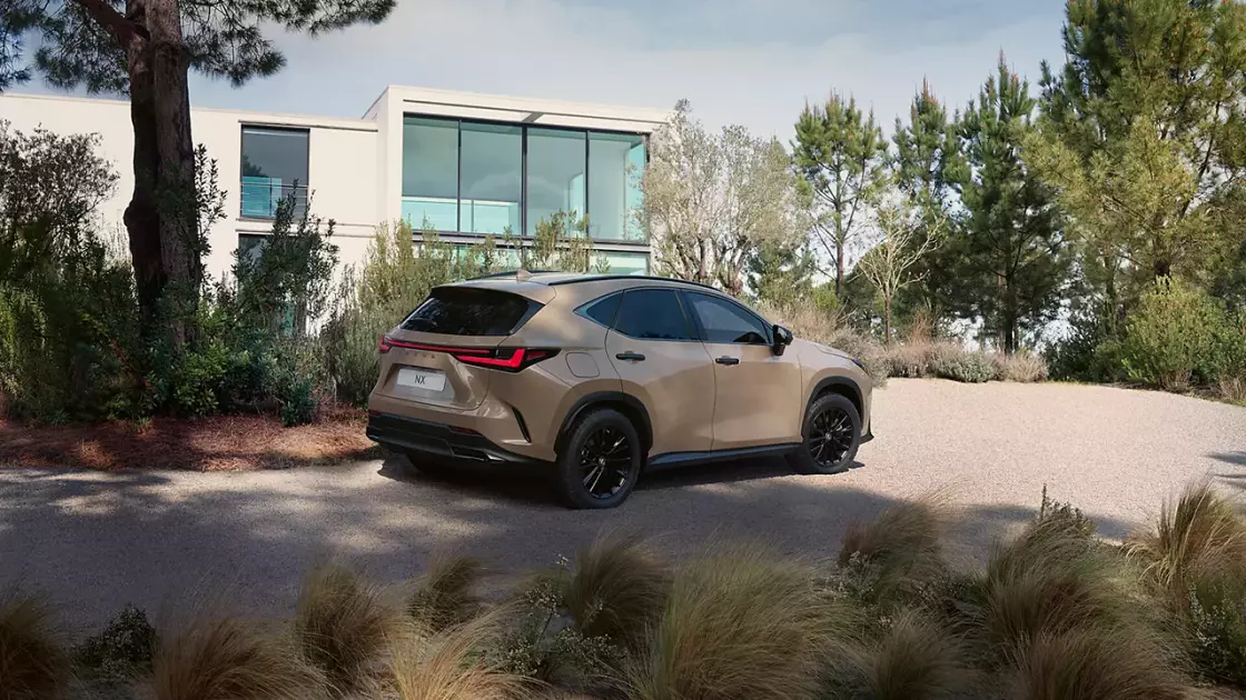 Зустрічайте оновлений Lexus NX450h+ - 1