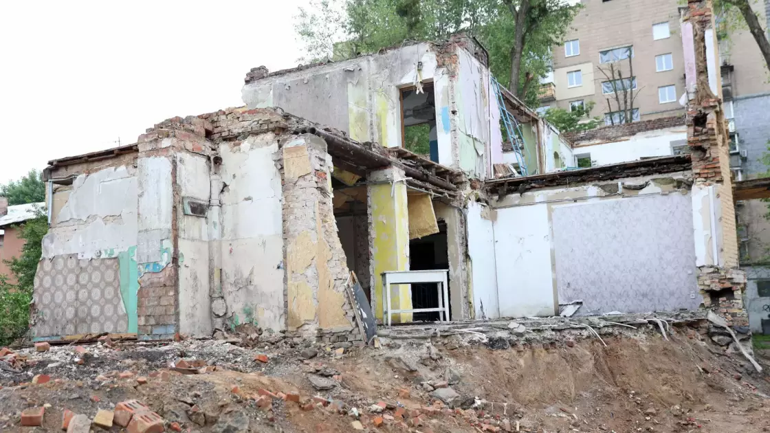 Прем'єр Фінляндії Петтери Орпо в Києві: Візит до місця ракетного удару по Святошинському району - 2