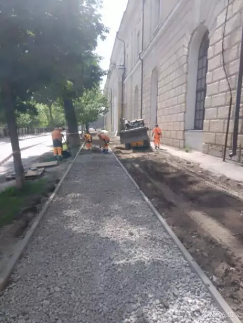 Київ стане зручнішим для всіх: безбар'єрні переходи на перехресті Цитадельної і Лаврської - 5