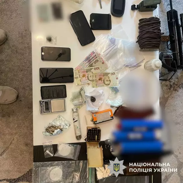 Вибуховий бізнес у Києві: наркоділки зберігали амфетамін поруч із тротилом - 1