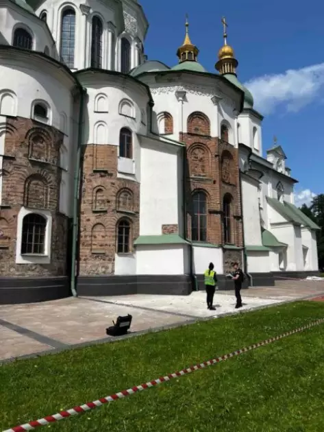 Як ракетна атака знищує культурну спадщину Києва: постраждала Софія Київська - 3