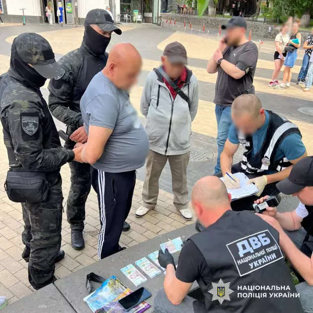 У столиці Нацполіція затримала зловмисника, який обіцяв звільнити чоловіка з в'язниці - 2